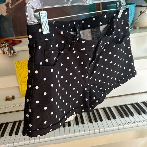 H&M Black and White Polka Dot High Waist Shorts 10 - Picture 5 of 15